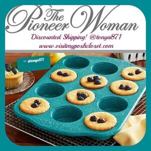 🦋 New Pioneer Woman Sunrise Teal 12-Cavity Muffin Pan